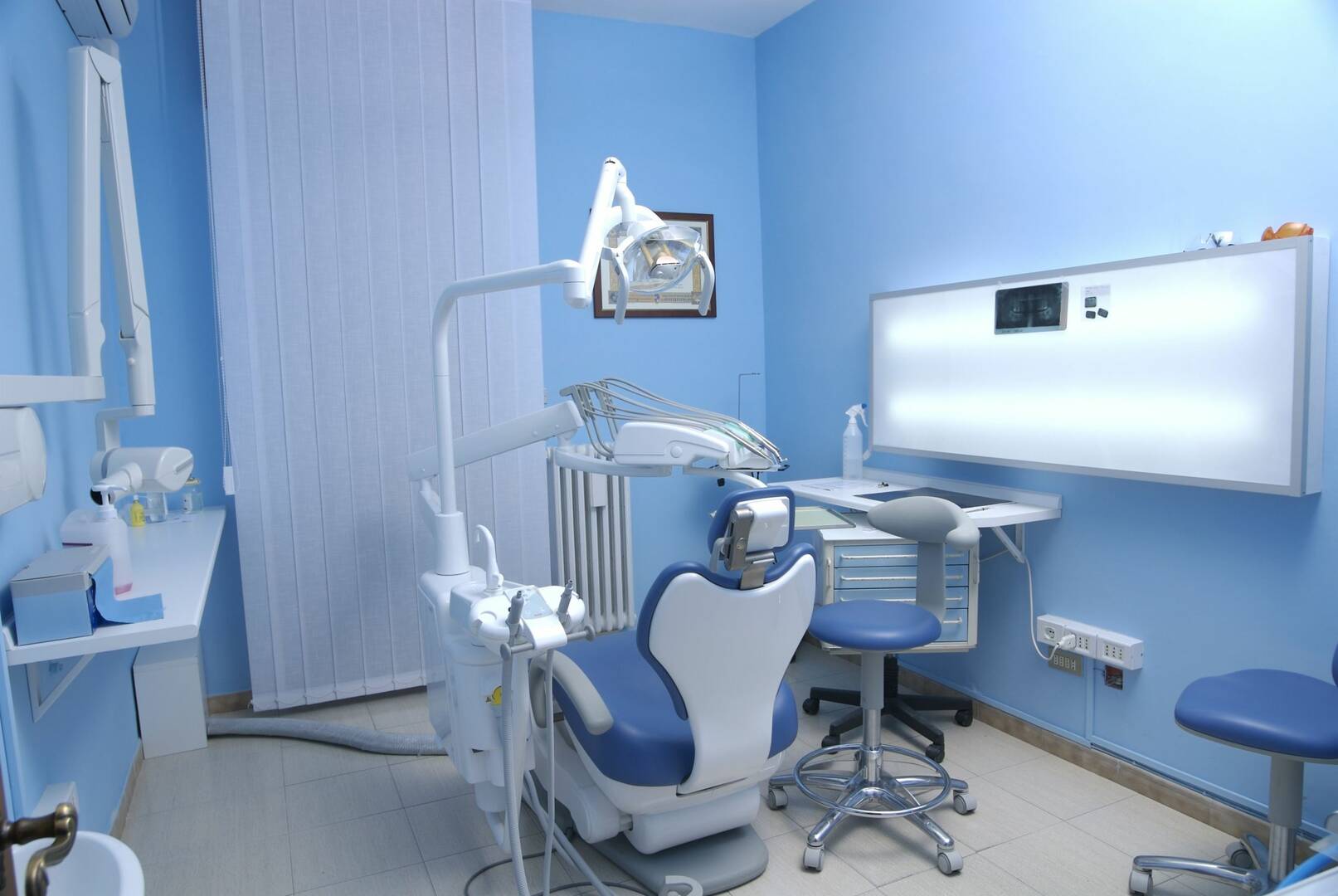 Laney Dental & Denture Clinic